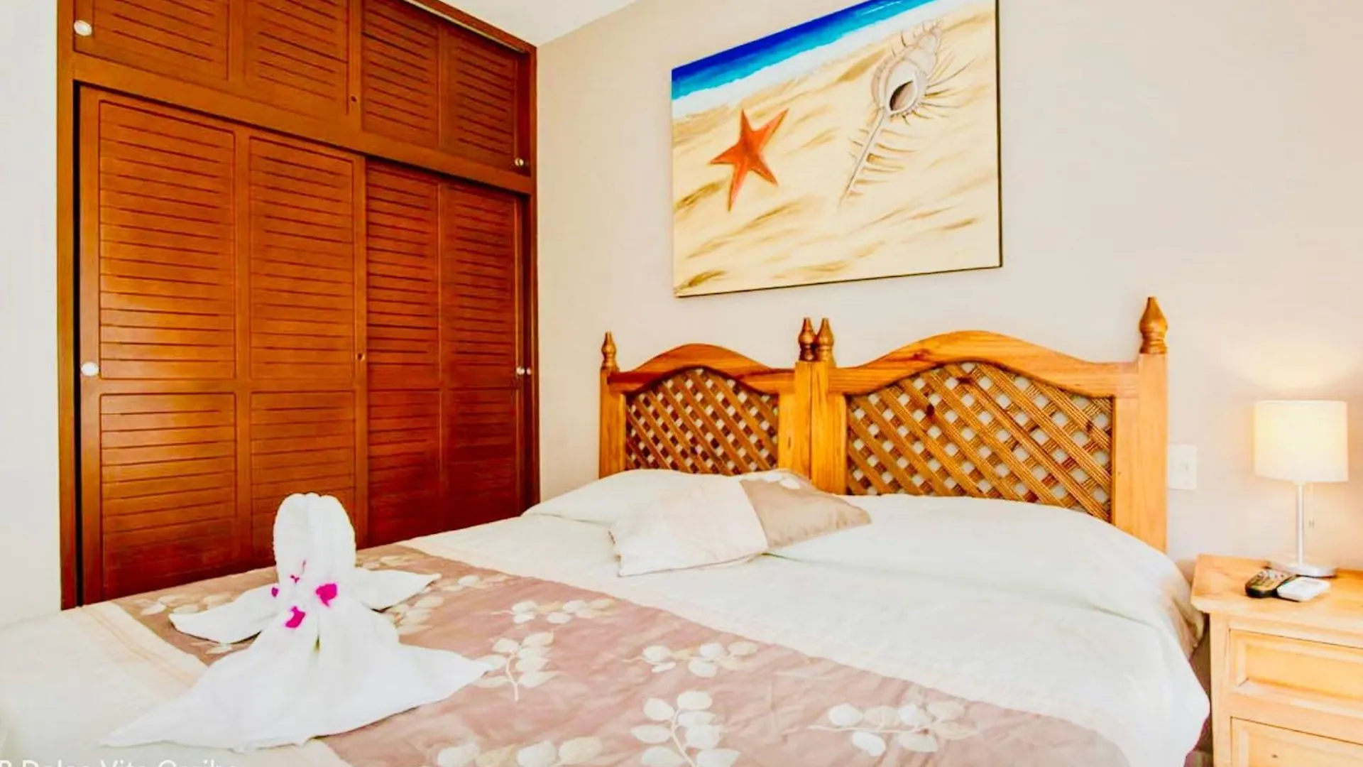 Superior Comfort Room With Swimming Pool Air Conditioning And Parking Playa del Carmen Bed & Breakfast
