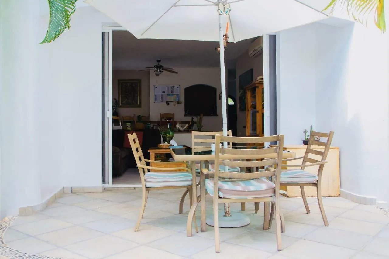 Superior Comfort Room With Swimming Pool Air Conditioning And Parking contacts